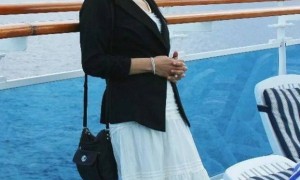 姜黎黎近况曝光，全家定居美国，71岁自然衰老，漂亮女儿仍未结婚